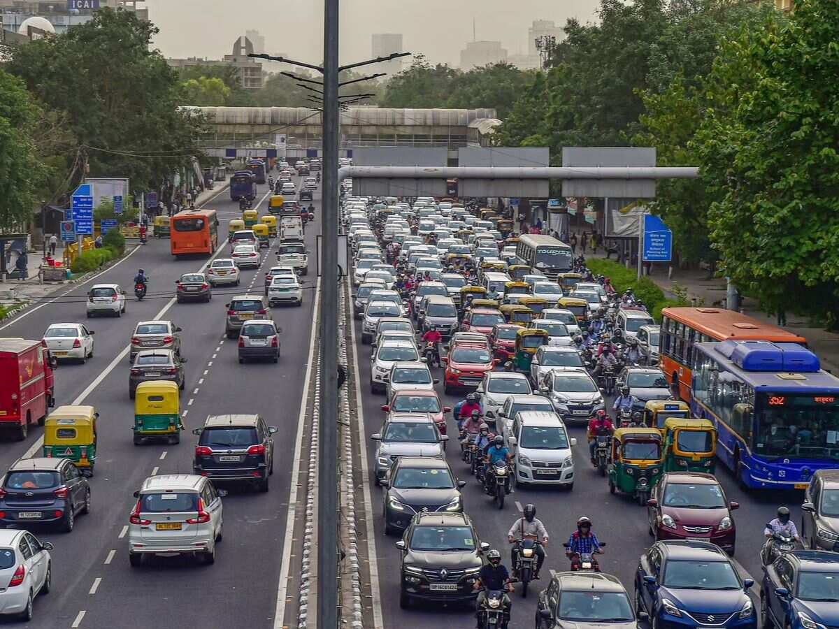 Delhi Traffic: इंग्लैंड-अफगानिस्तान मैच के पहले दिल्ली ट्रैफिक पुलिस ने जारी की एडवायजरी, इन रास्तों पर निकलने से बचें