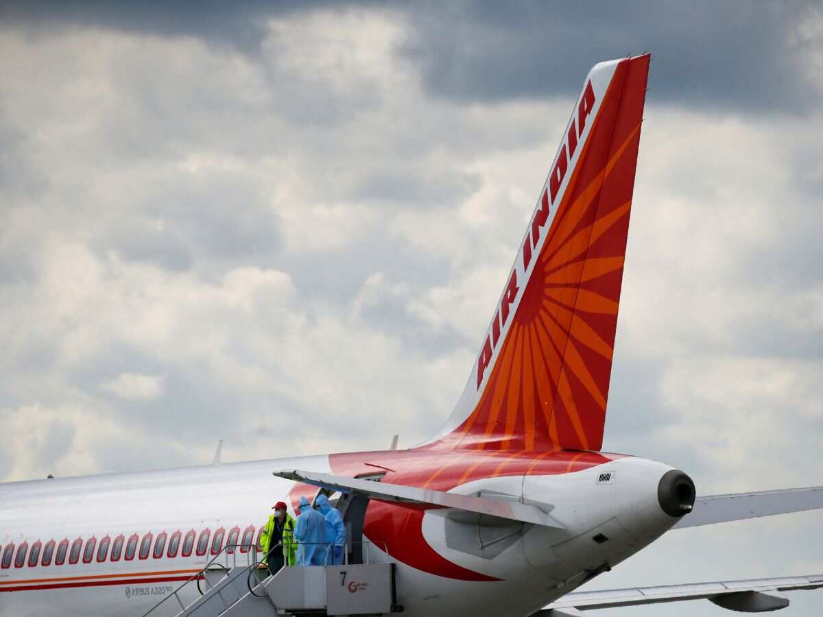 Air India के पायलटों और मैनेजमेंट के बीच क्यों ठन गई है बात? क्या है तनाव के पीछे की असली वजह