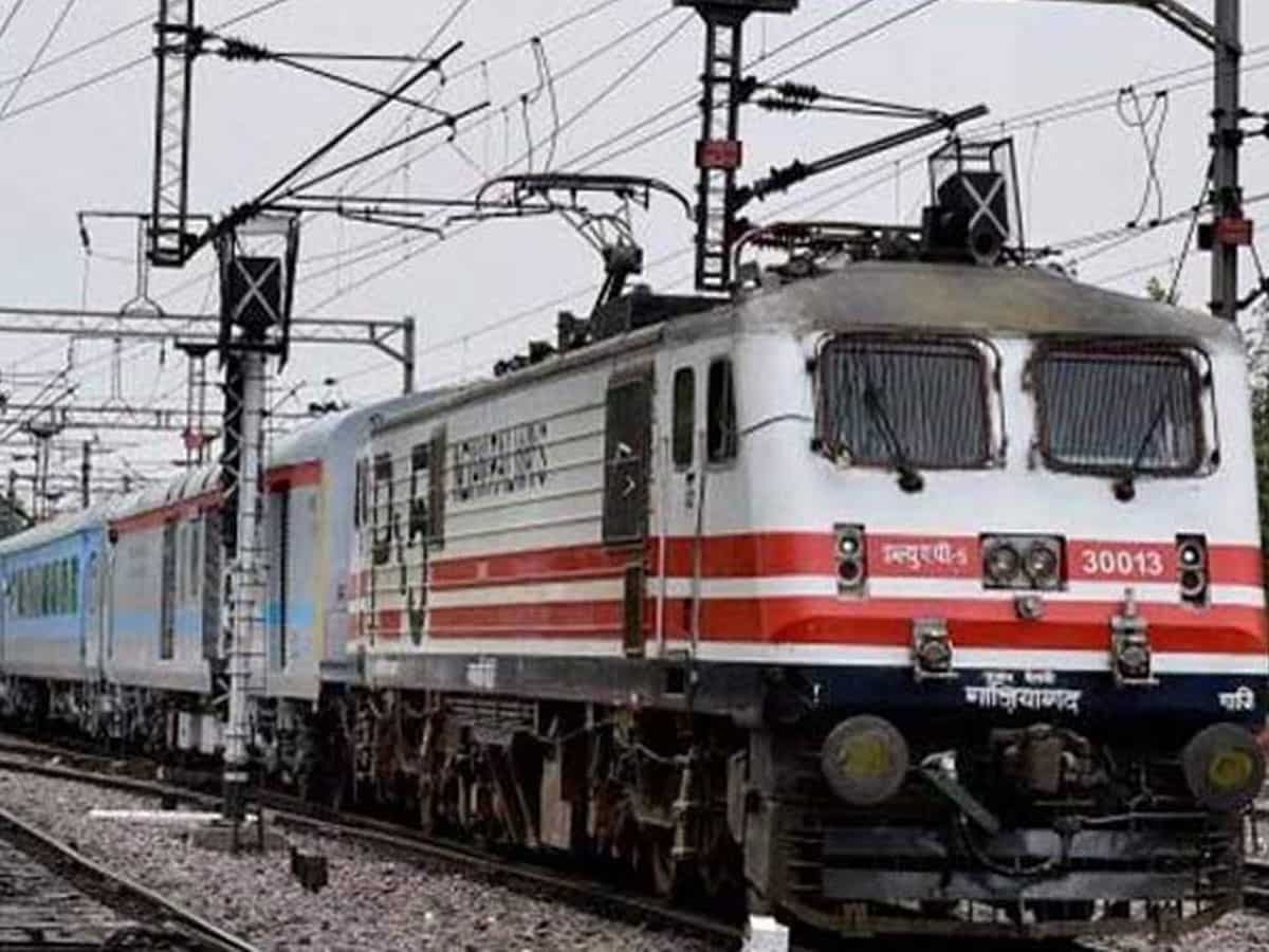 Puja Special Train: यूपी, बिहार जाना होगा आसान, मुंबई से चलेगी पूजा स्पेशल ट्रेन, देखें शेड्यूल