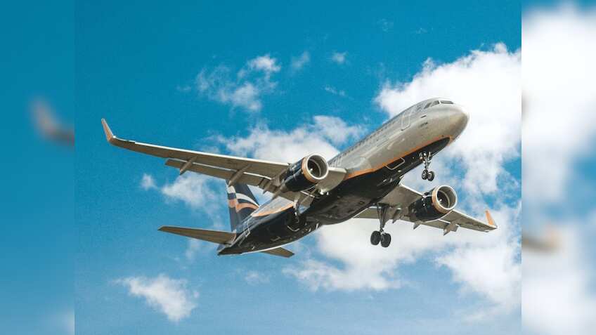 Flight टिकट में कौन-कौन से चार्ज होते हैं शामिल? जानिए कैसे तय होता है किराया
