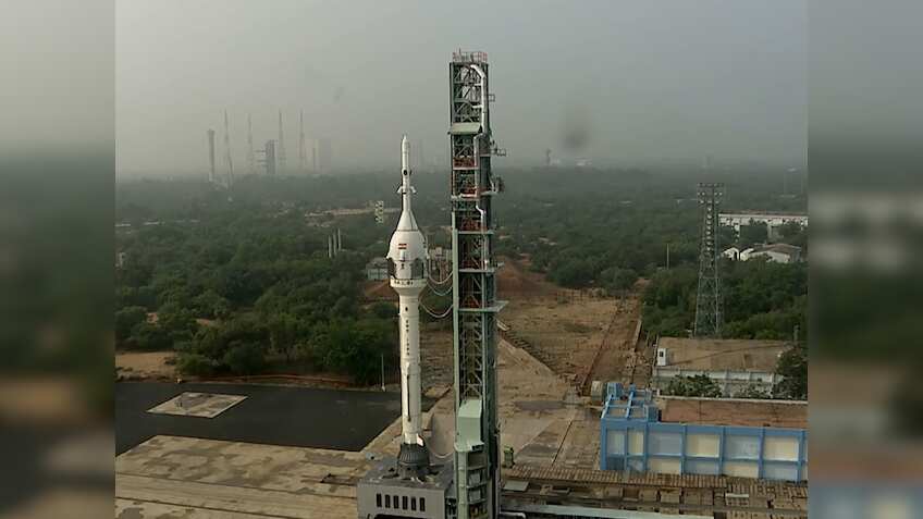 ISRO के गगनयान सफलता पर PM मोदी ने वैज्ञानिकों को दी बधाई, कहा- मेरी शुभकामनाएं आपके साथ