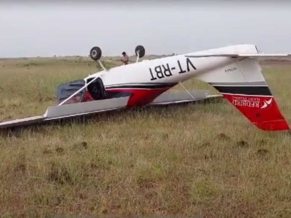 पुणे में ट्रेनिंग पर निकला एयरक्राफ्ट क्रैश, हादसे में दो पायलट घायल