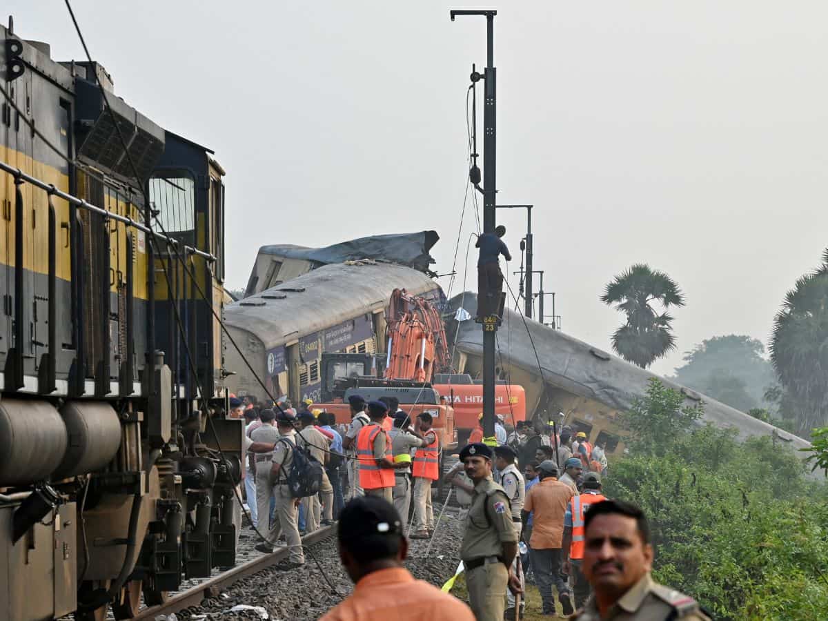 Andhra Train Accident: आंध्र प्रदेश में कैसे हुआ भीषण रेल हादसा? शुरुआती जांच में सामने आई ये भारी चूक