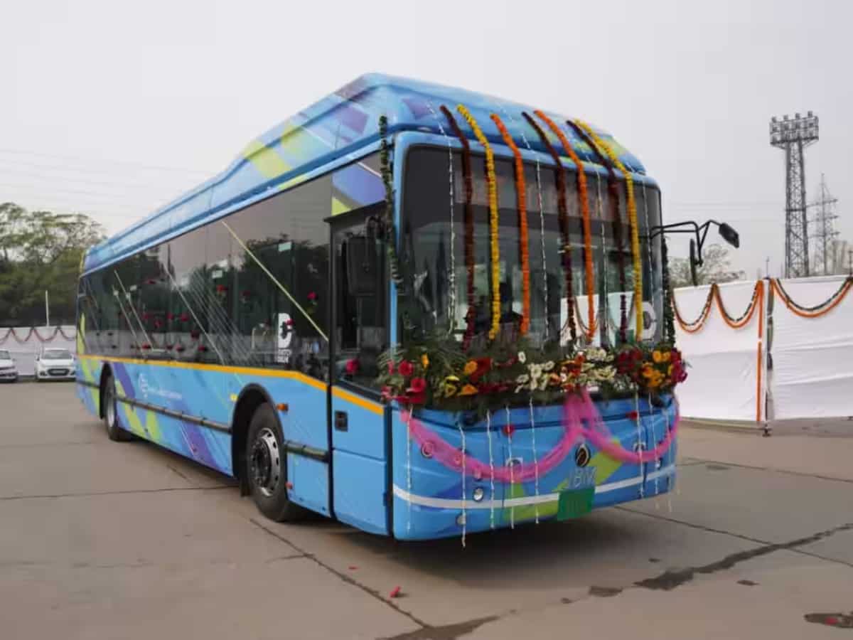 Delhi-NCR वाले ध्यान दें! 1 नवंबर से चलेंगी सिर्फ ये बसें, प्रदूषण को देखते हुए सरकार ने उठाया ये कदम