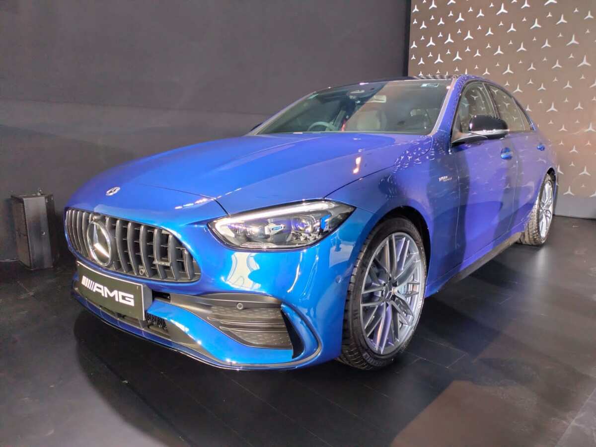 दिवाली से पहले Mercedes का बड़ा गिफ्ट! बाजार में उतार दिए ये 2 दमदार मॉडल, कीमत- ₹96.4 लाख से शुरू