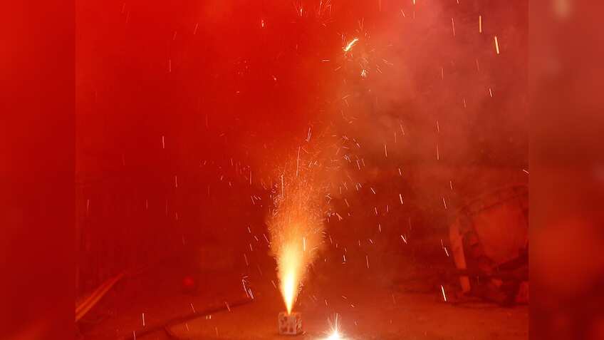 दिवाली से पहले सुप्रीम कोर्ट ने दिया निर्देश, कहा- सिर्फ दिल्ली-NCR नहीं पूरे देश में लगे पटाखों पर बैन