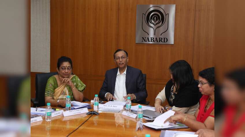 सहकारी क्षेत्र में पारदर्शिता लाने के लिए सरकार ने उठाए बड़े कदम, 2024 तक डिजिटल होगा NABARD