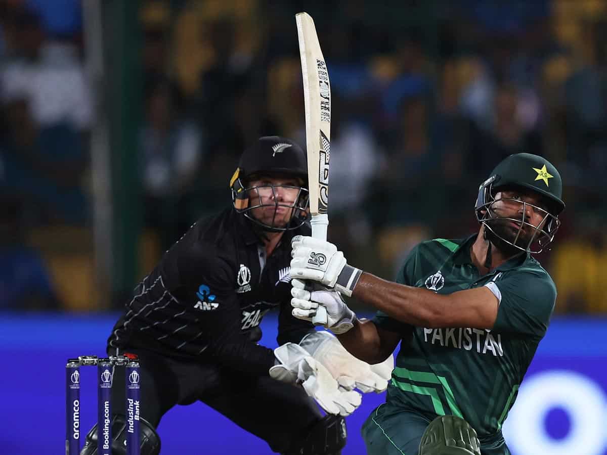 World Cup 2023: पाकिस्तान को हर हाल में चाहिए 287 रनों की जीत, 13 बॉल में हासिल करना होगा टारगेट, जानिए पाक के सेमीफाइनल का गणित