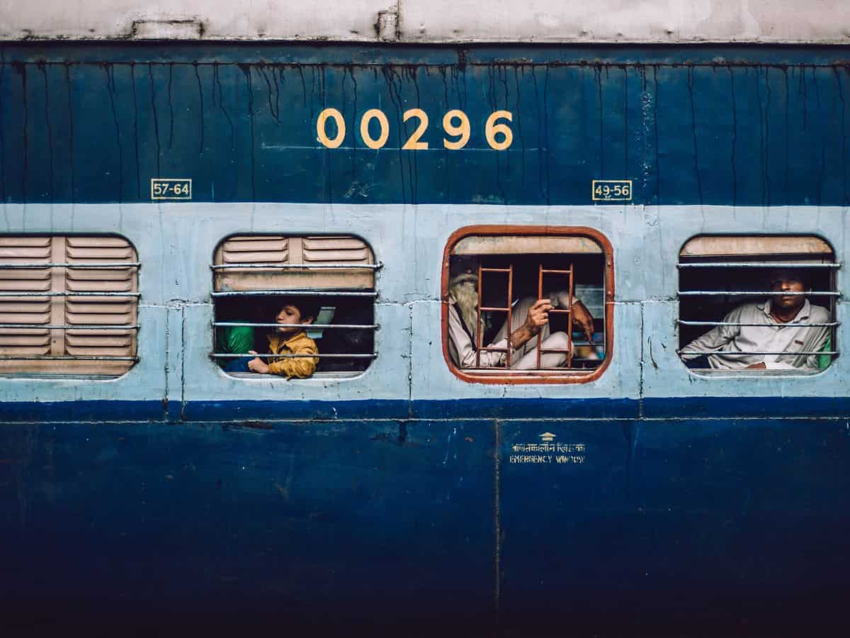 छठ पर घर जाने के लिए ट्रेन टिकट का अभी भी है मौका, दिल्ली से लेकर बिहार तक इन 38 ट्रेनों में मिल जाएगी कंफर्म सीट