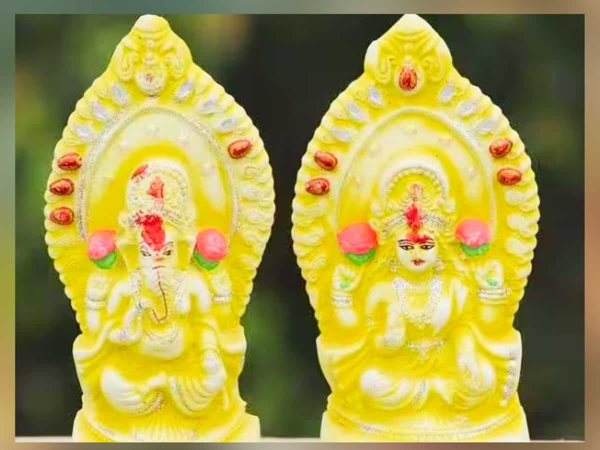 Diwali 2023: दिवाली पर लक्ष्‍मी-गणेश की नई मूर्ति तो घर ले आए, लेकिन दिवाली के बाद पुरानी मूर्ति का क्‍या करें?