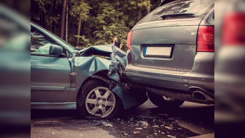 कार ड्राइव करना और ज्यादा होगा Safe, आपकी गाड़ी में आएगा टकराव की चेतावनी देने वाला फीचर