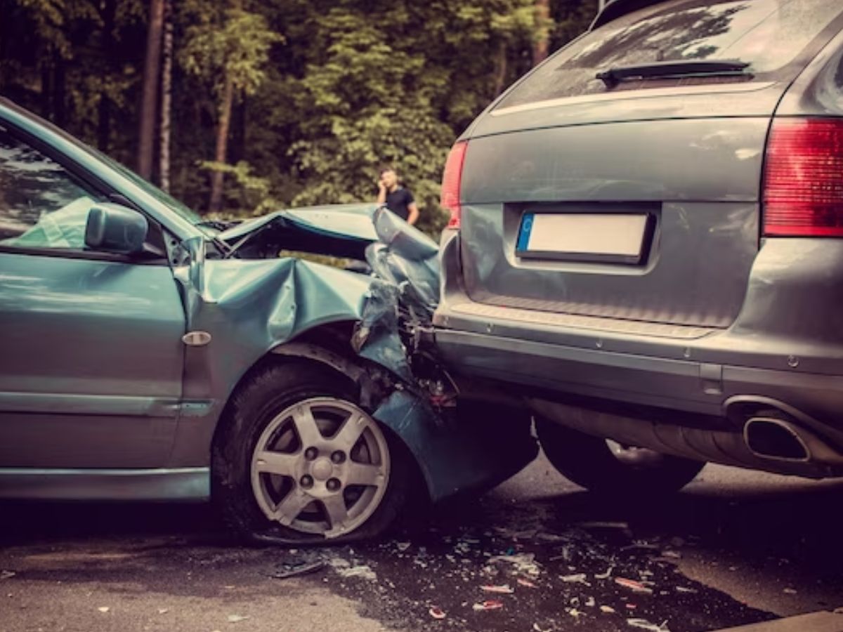 कार ड्राइव करना और ज्यादा होगा Safe, आपकी गाड़ी में आएगा टकराव की चेतावनी देने वाला फीचर