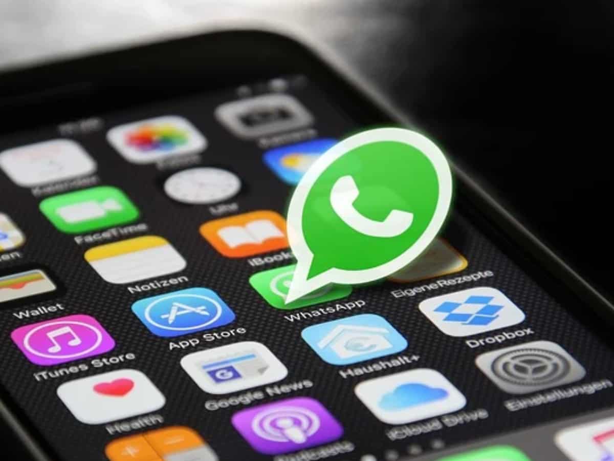 कोई नहीं देख पाएगा आपकी पर्सनल चैट, WhatsApp लाया हाइड करने का ऑप्शन- ऐसे  एक्सेस कर सकेंगे Secret code | Zee Business Hindi