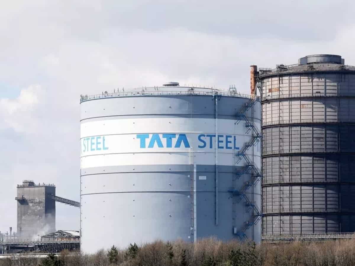 Tata Group Layoff:  इस प्लांट के 800 कर्मचारियों पर लटकी छंटनी की तलवार, जानिए क्या है वजह