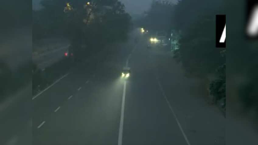 Delhi-NCR Pollution: दमघोंटू हुई दिल्ली की हवा, कई जगहों का AQI 400 पार, यहां चेक करें अपने शहर का हाल