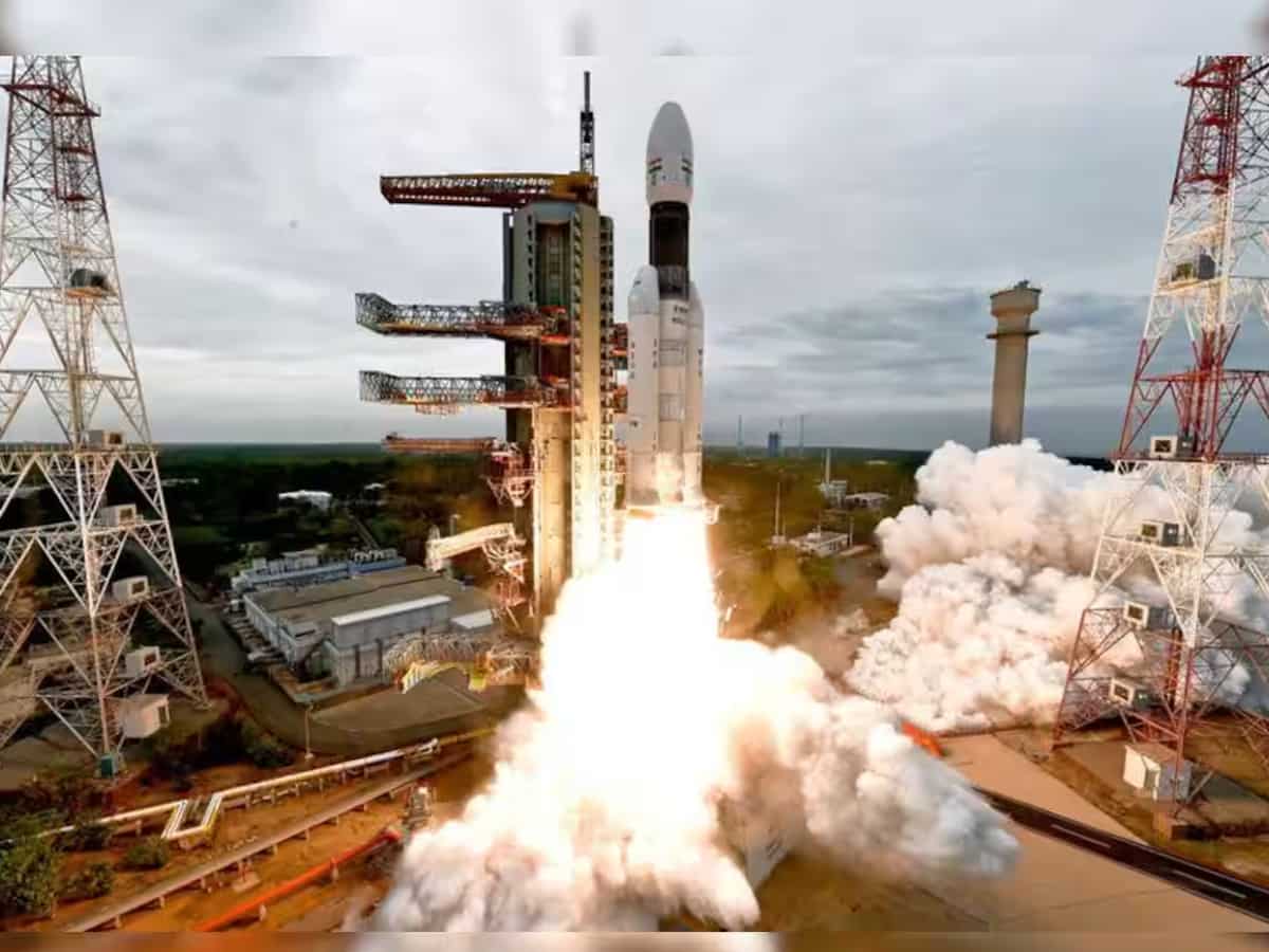 Chandrayaan-3: लॉन्‍च के 124 दिनों बाद धरती के वातावरण में लौटा रॉकेट का अनियंत्रित हिस्‍सा, इसरो ने दिया ये बड़ा अपडेट