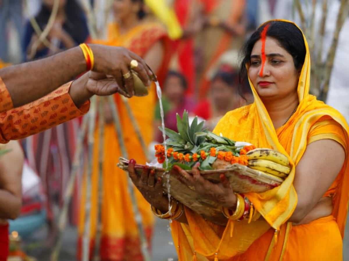 Chhath Puja 2023: जानिए कद्दू भात से क्यों होती है छठ पूजा की शुरुआत, इन 5 पारंपरिक पकवानों के बिना अधूरा माना जाता है छठ | Zee Business Hindi