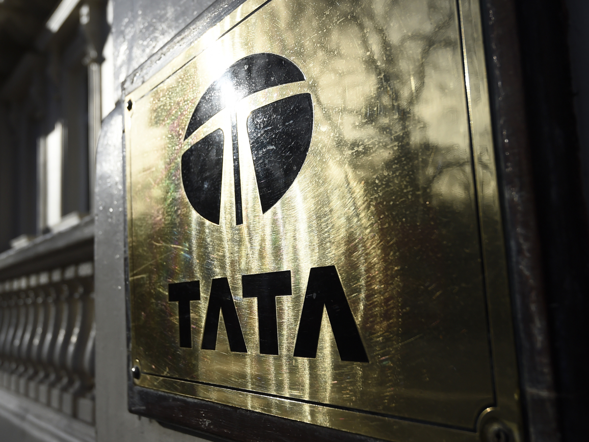 Tata Group की पावर कंपनी पर बड़ा अपडेट, आउटलुक में हुआ बदलाव; स्टॉक में दिखा एक्शन