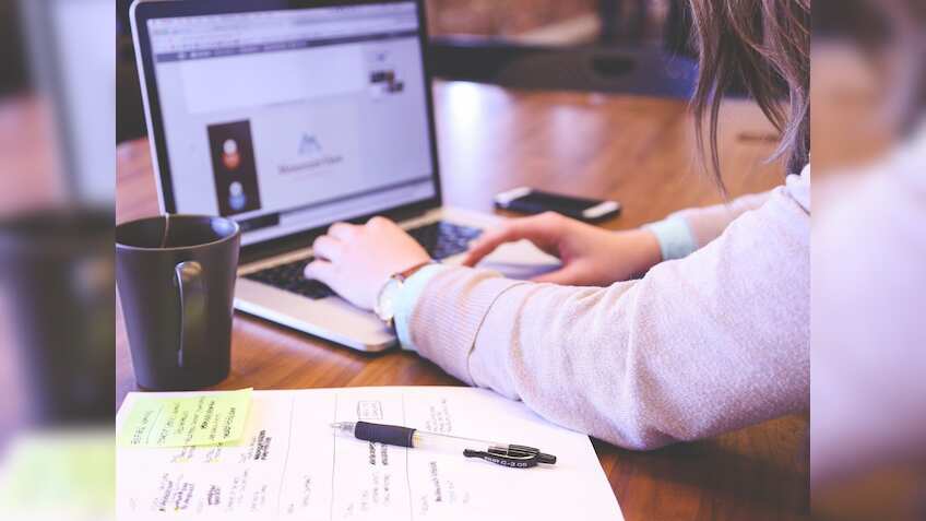 मेडिकल, इंजीनियरिंग या MBA की पढ़ाई के लिए पैसे खर्च करने की जरूरत नहीं, इस वेबसाइट से फ्री में करें 3000 से ज्यादा कोर्स