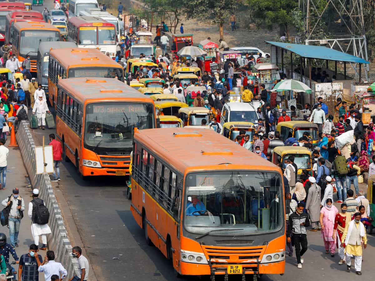 दिल्ली यात्रा करने वालों के लिए अहम अपडेट! GRAP-4 लागू होने पर इन बसों पर लग जाएगी रोक
