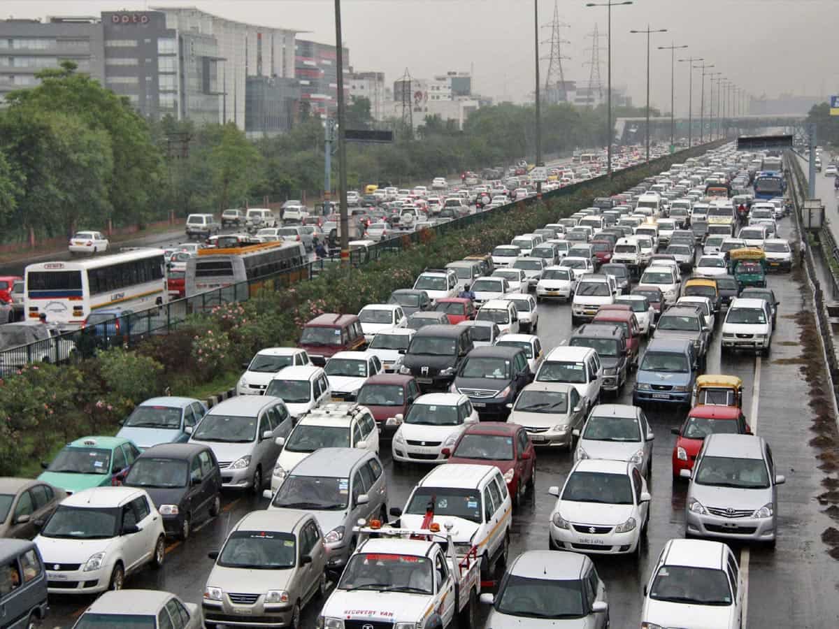 Traffic Police Advisory: शादियों के सीजन पर दिल्ली पुलिस ने जारी की ट्रैफिक एडवाइजरी, अगले एक महीने तक इन रूट्स पर जाने से बचें