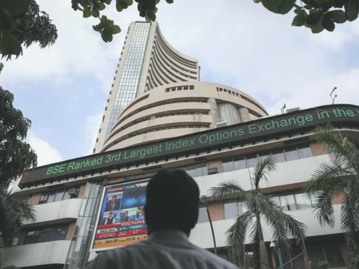 Stock Market Holiday: शेयर मार्केट में आज नहीं होगी ट्रेडिंग, बंद रहेंगे BSE-NSE; मंगलवार को खुलेंगे बाजार