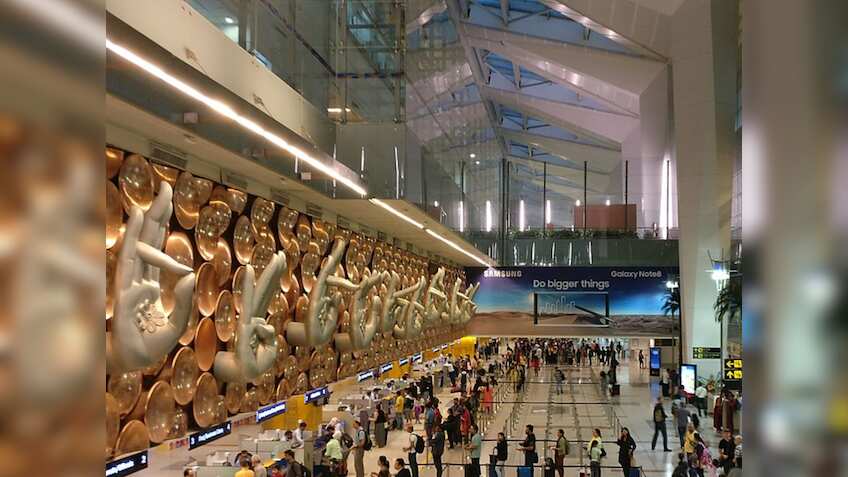 दिल्ली एयरपोर्ट पर AI लागू करने की तैयारी, यात्रियों को बेहतर सुविधा देने के लिए लिया फैसला