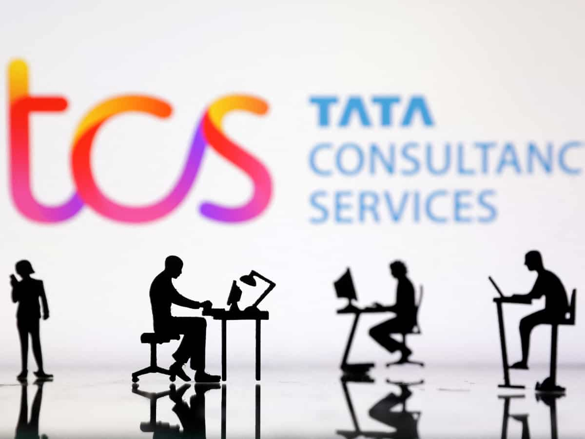 अब इस अमेरिकी कंपनी ने बढ़ाई TCS की टेंशन! ट्रेड-सीक्रेट मामले में ₹1743 करोड़ पेनाल्टी का ऑर्डर पास, शेयर टूटा