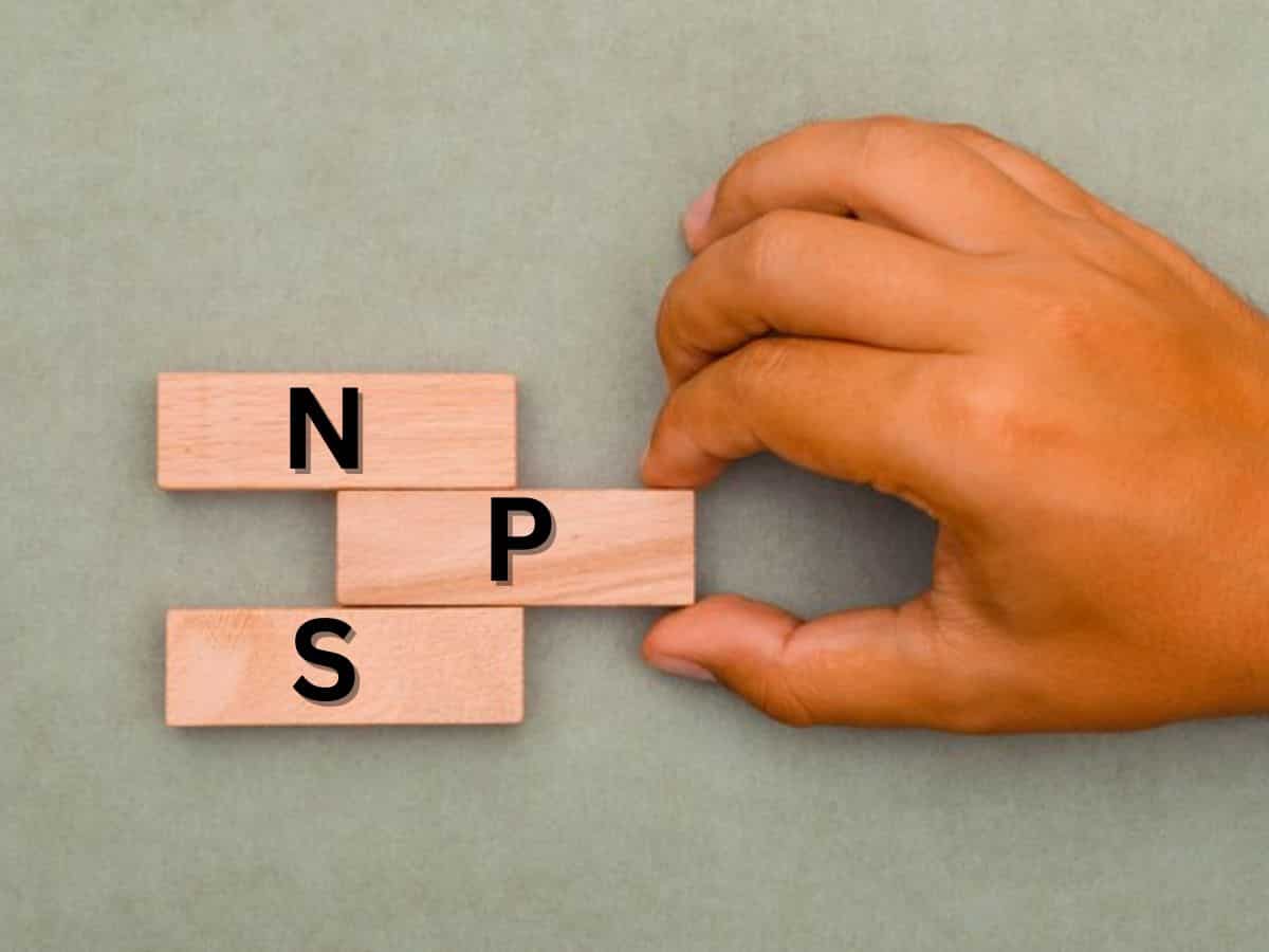 NPS पर नया नियम! निवेशकों को मिली 3 पेंशन फंड मैनेजर चुनने की सुविधा, जान लें कैसे होगा फायदा