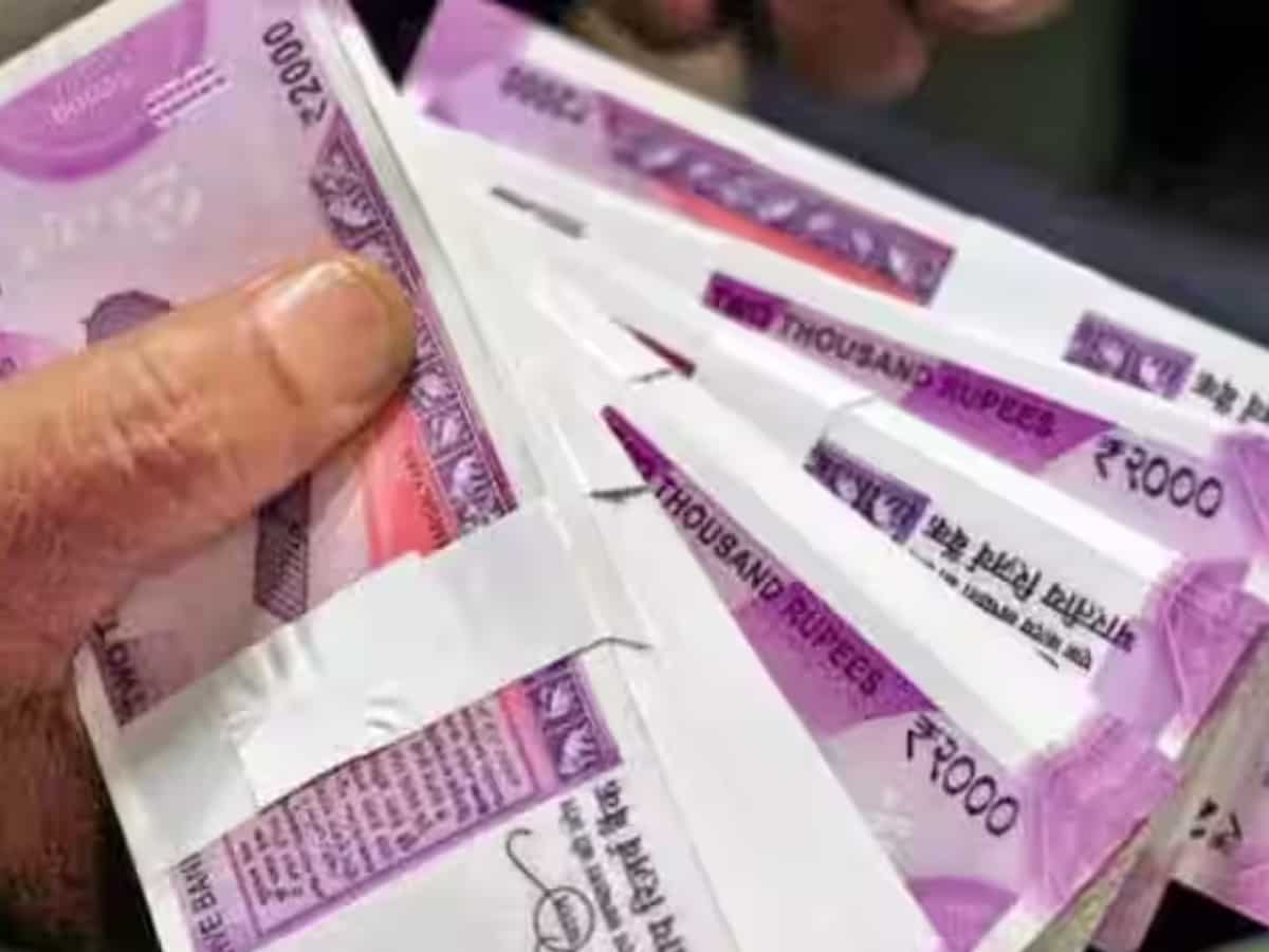 2,000 रुपये के नोट पर RBI ने दिया नया अपडेट, 9,760 करोड़ रुपये मूल्य के नोट अब भी पब्लिक के पास