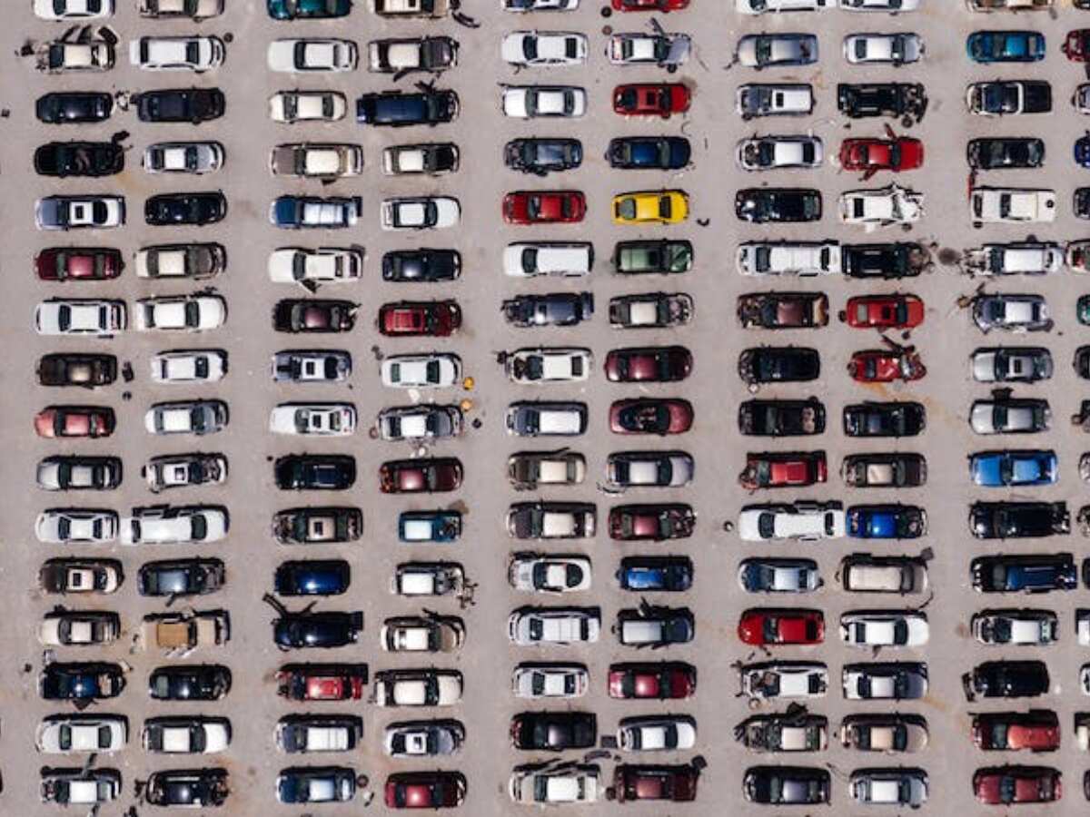 ऑटो सेल्स में Tata Motors को झटका; त्योहारी सीजन में भी 1% की गिरावट, Maruti और Hyundai ने मारी बाज़ी