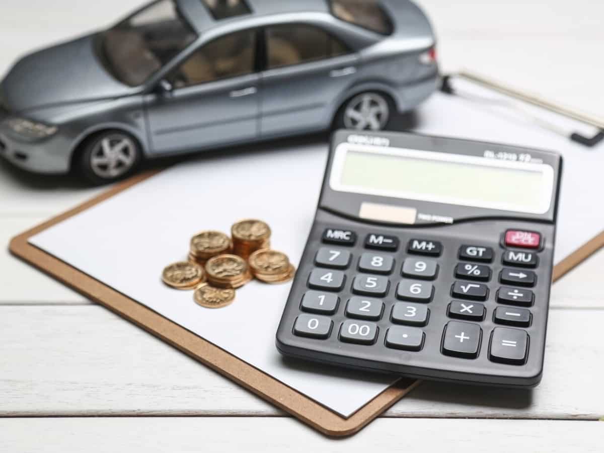 Car Loan लेने की कर रहे हैं तैयारी, तो आपको जरूर जान लेनी चाहिए ये 4 बातें, ताकि बाद में न रहे पछतावे की गुंजाइश