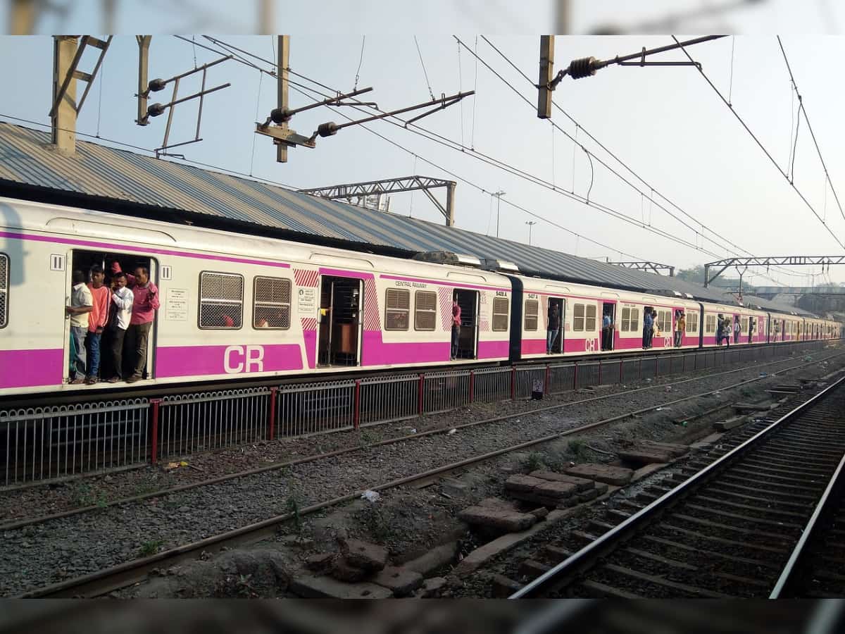 मुंबई जोन की इस ट्रेन का जल्द बदलने वाला है टाइम टेबल, घर से निकलने से पहले जरूर करें चेक