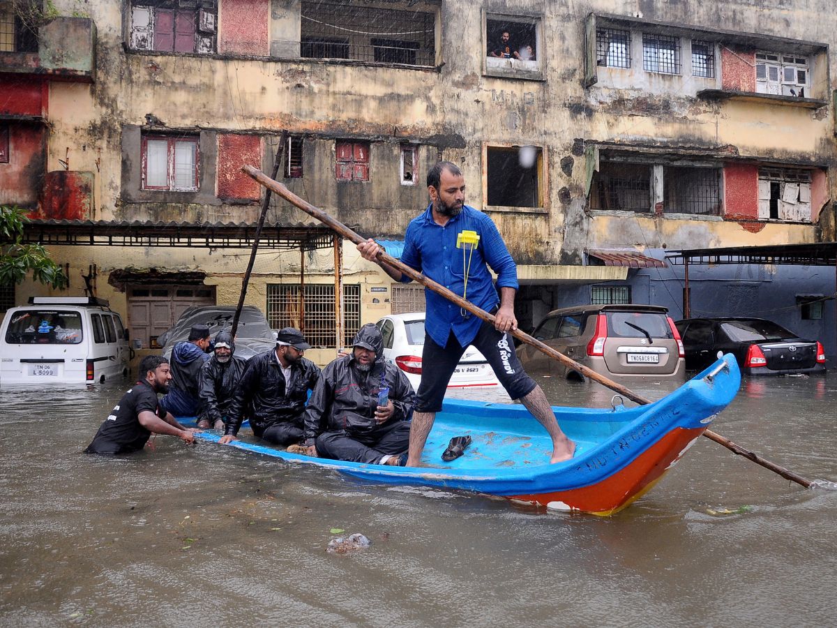 चक्रवाती तूफान 'Michaung' ने रोकी ट्रेनों की रफ्तार, 8 दिसंबर तक कैंसिल हैं 100 से अधिक ट्रेनें, यहां चेक कर लें पूरी लिस्ट