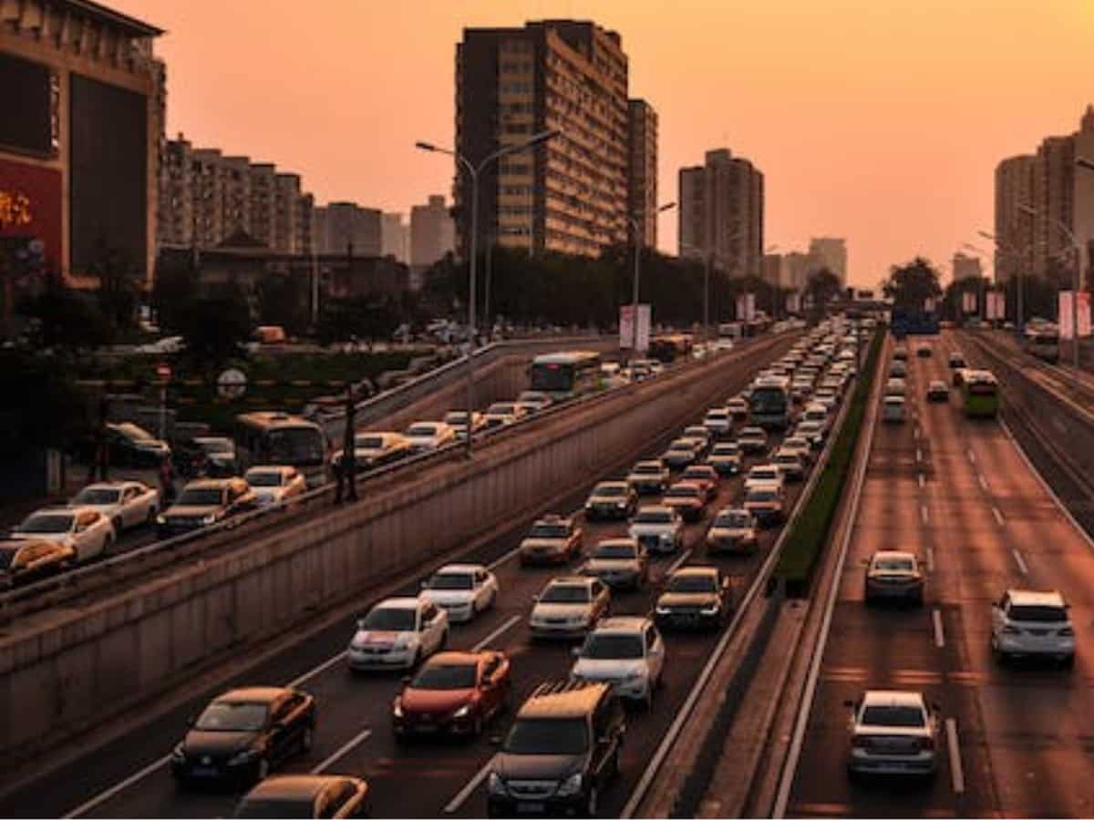 नवंबर में ऑटो बिक्री ने तोड़े सभी रिकॉर्ड; लोगों ने बढ़-चढ़कर खरीदे 2-व्हीलर और पैसेंजर व्हीकल