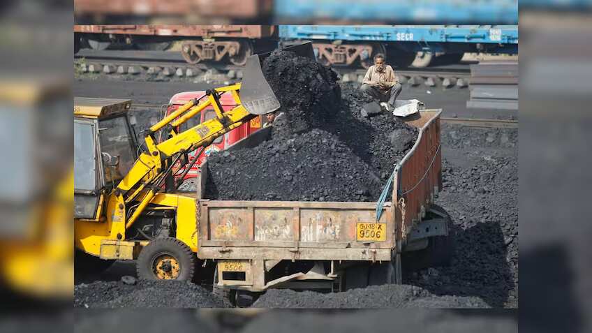 कोयला प्रोडक्शन में आत्मनिर्भर बनने की ओर बढ़ा भारत, उत्पादन में आया जबरदस्त उछाल, आयात बंद करने पर हो सकता है फैसला
