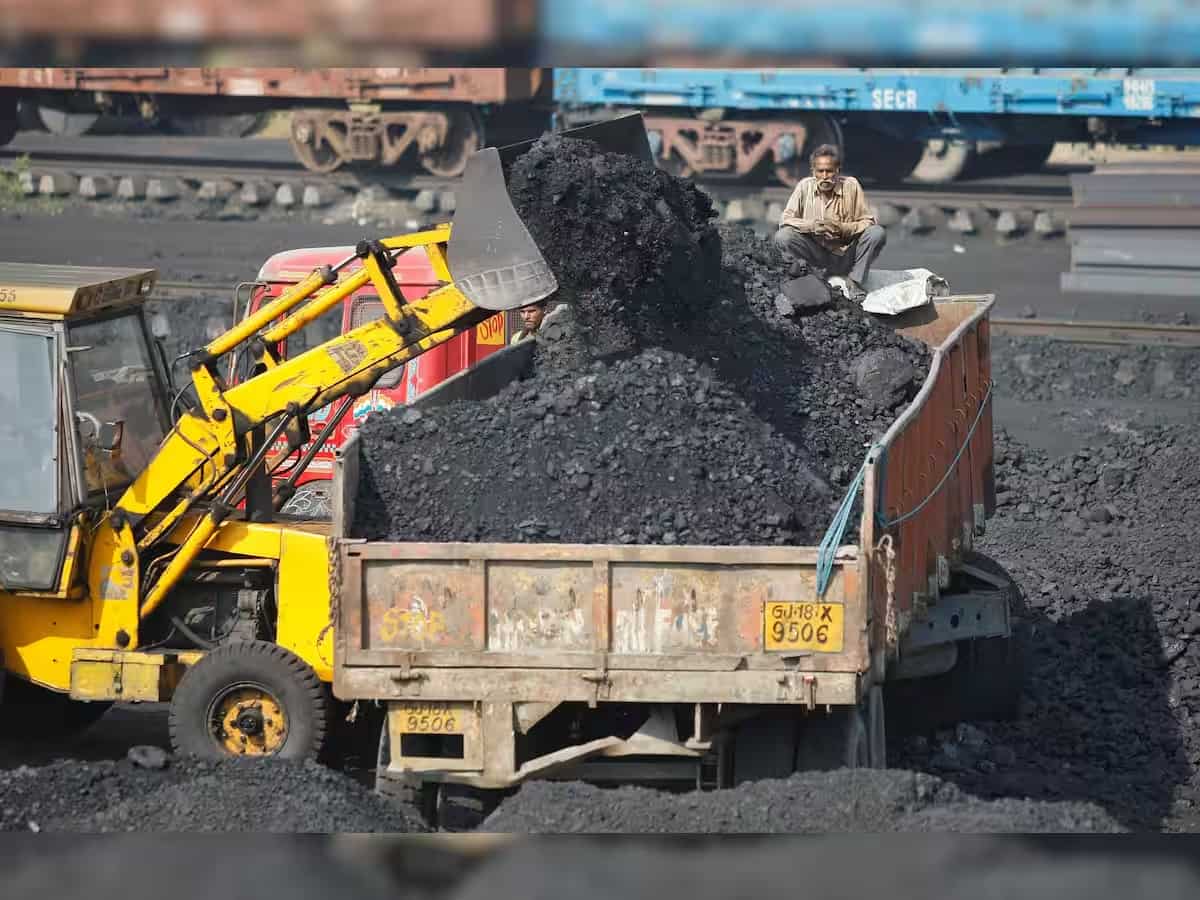 कोयला प्रोडक्शन में आत्मनिर्भर बनने की ओर बढ़ा भारत, उत्पादन में आया जबरदस्त उछाल, आयात बंद करने पर हो सकता है फैसला