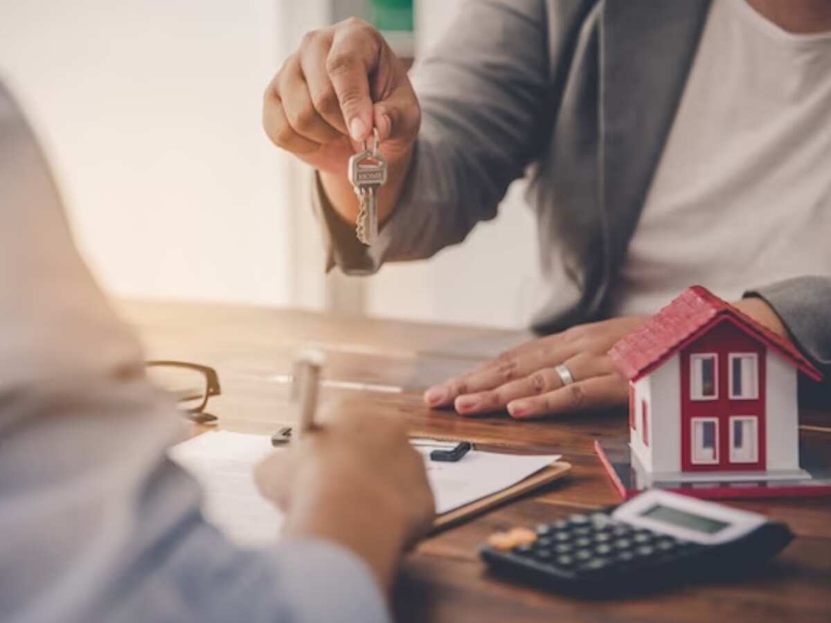 Fixed vs Floating Home Loan Rates: होम लोन के लिए फिक्स्ड या फ्लोटिंग रेट में क्या है अंतर? जानें कहां होगा ज्यादा फायदा