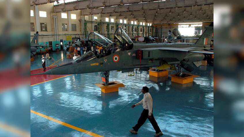 इस PSU Defence कंपनी को मिल सकता है ₹70 हजार करोड़ का ऑर्डर, इन 4 देशों को एक्सपोर्ट होंगे हेलिकॉप्टर और फाइटर जेट