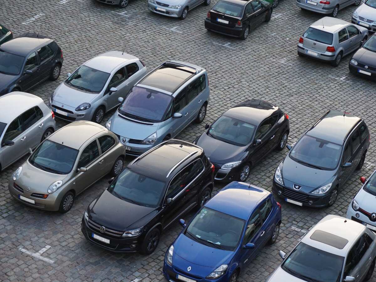 ये साल ऑटो सेक्टर के लिए रहा कमाल; नवंबर में बिकी 3.34 लाख पैसेंजर व्हीकल, SUVs की सेल्स भी बढ़ी