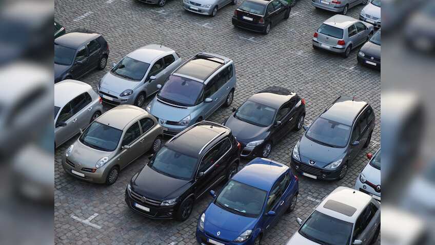 ये साल ऑटो सेक्टर के लिए रहा कमाल; नवंबर में बिकी 3.34 लाख पैसेंजर व्हीकल, SUVs की सेल्स भी बढ़ी