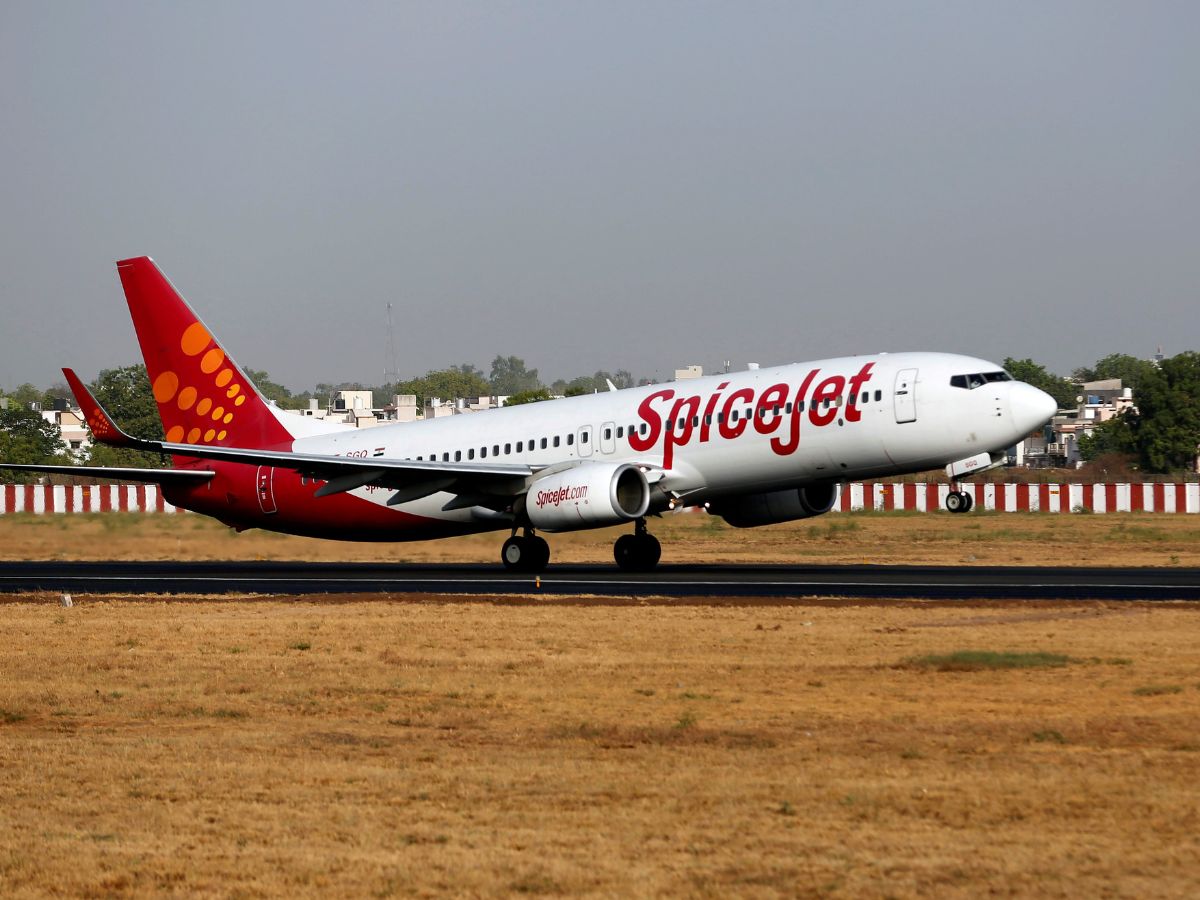 SpiceJet Share: बोर्ड ने दी ₹2250 करोड़ जुटाने की मंजूरी, Q2 में घाटा भी हुआ आधा, बुधवार को स्टॉक पर रखें नजर