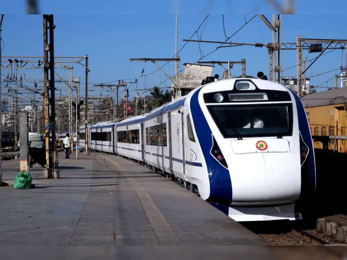 YEAR ENDER 2023: रेलवे के लिए काफी खास रहा साल 2023, इस साल 27 वंदे भारत ट्रेनें हुई लॉन्च, जानें इसकी खासियत