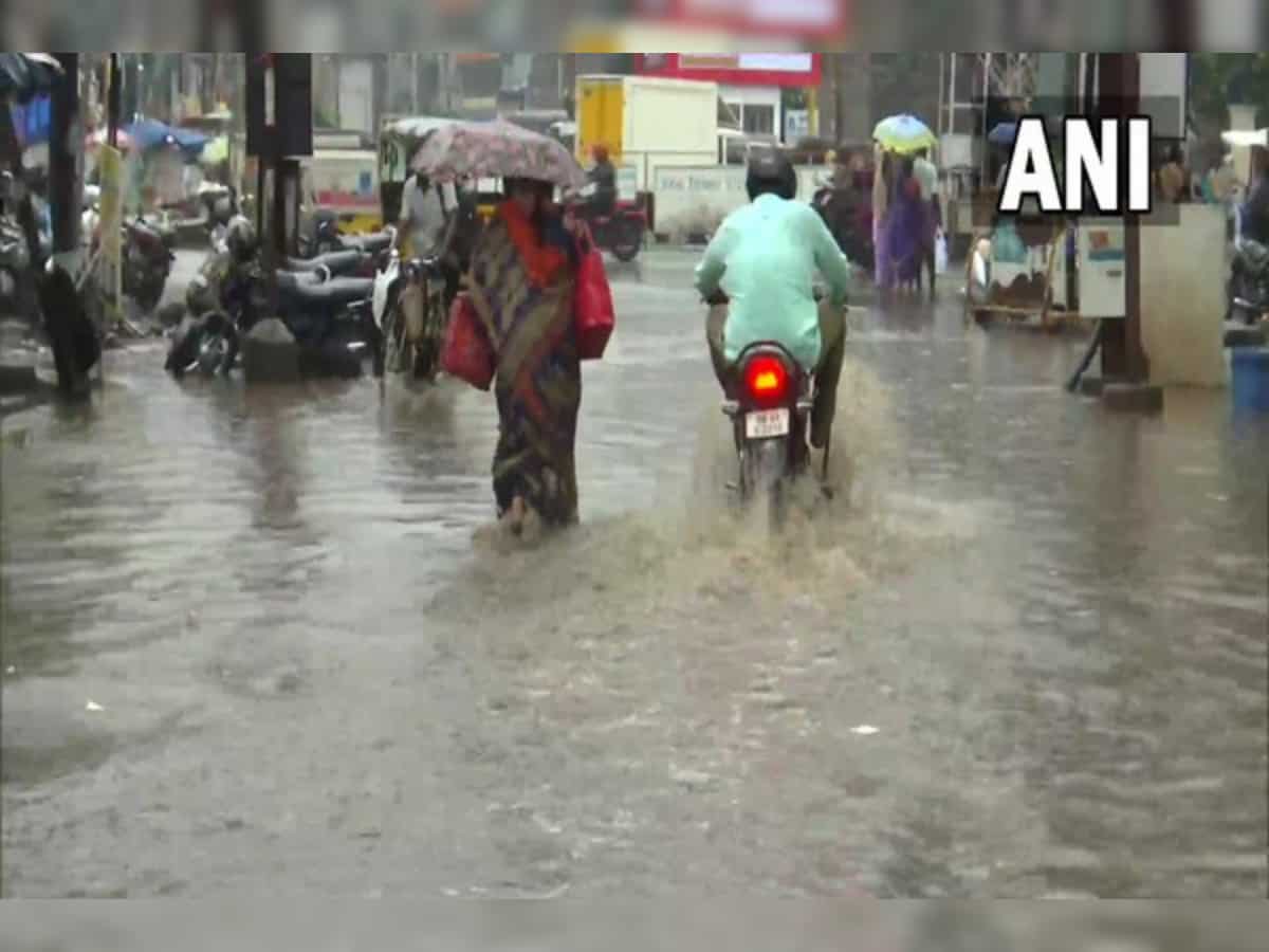 तमिलनाडु में कई जगहों पर भारी बारिश, कई जिलों में स्कूल, कॉलेज, निजी संस्थान, बैंक और वित्तीय संस्थान बंद करने का आदेश