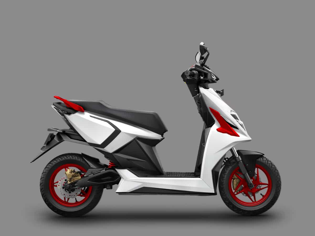 Electric Scooter की दुनिया में एक और एंट्री, ₹1 लाख से कम कीमत, सिंगल चार्ज पर चलेगा 151km