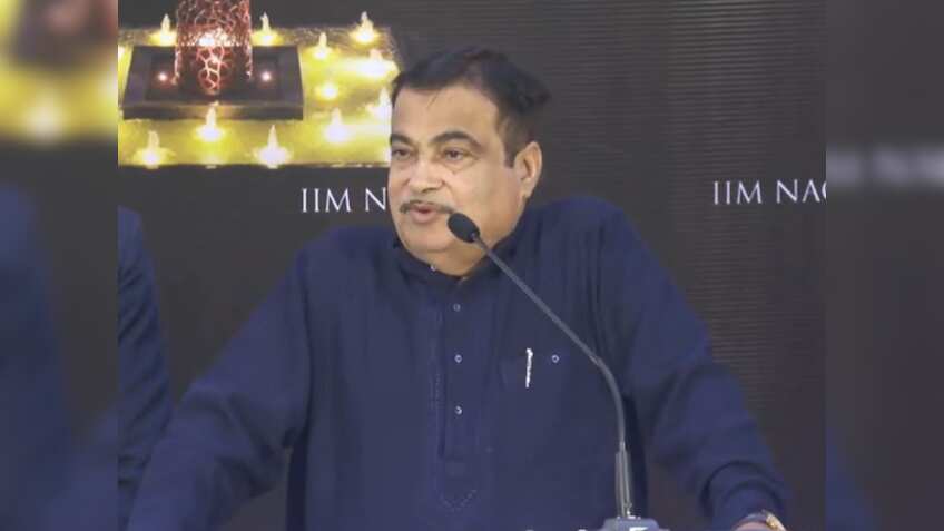 ड्राइवरलेस कार को लेकर नितिन गडकरी ने कही ये बड़ी बात, क्या Tesla की एंट्री पर लगेगा विराम?