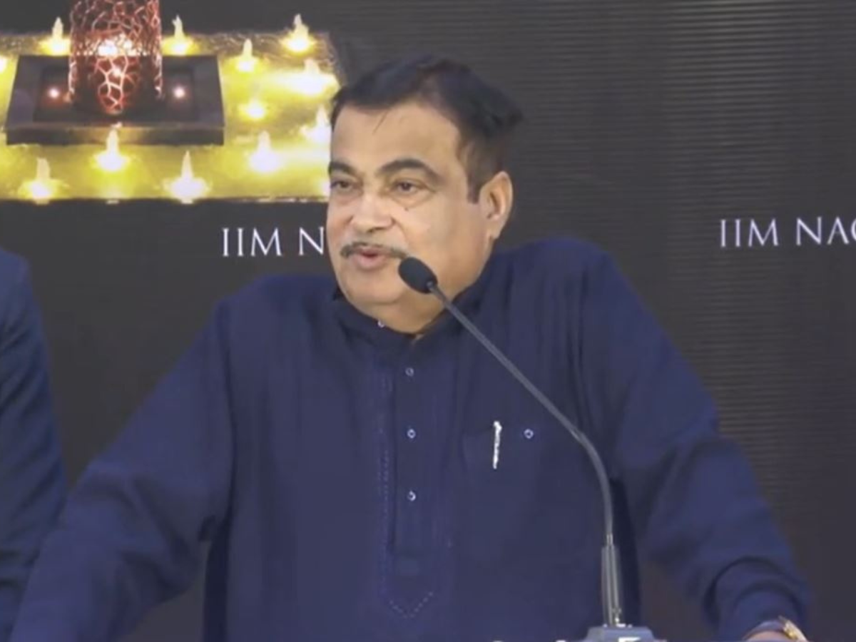 ड्राइवरलेस कार को लेकर नितिन गडकरी ने कही ये बड़ी बात, क्या Tesla की एंट्री पर लगेगा विराम?