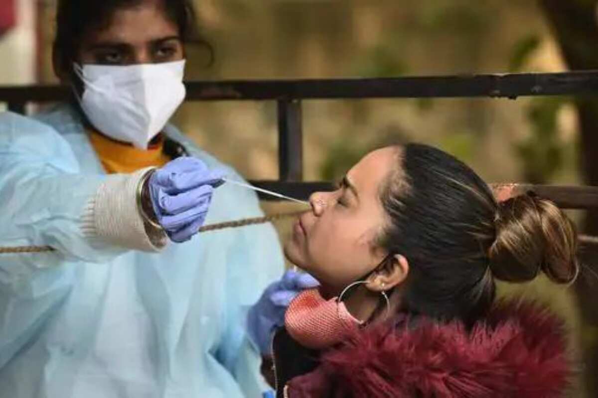 Corona New Variant: कोरोना के नए वेरिएंट मिलने पर सरकार सतर्क, केन्द्रीय स्वास्थ्य मंत्री कर सकते हैं समीक्षा बैठक