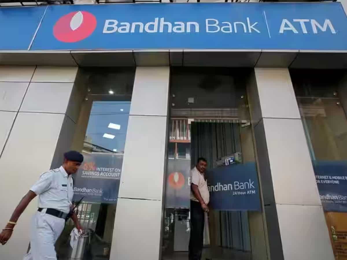 Bandhan Bank ने वरिष्ठ नागरिकों के लिए शुरू की नई स्कीम, FD पर मिलेगा 8.35% ब्याज, साथ में ये बेनिफिट्स
