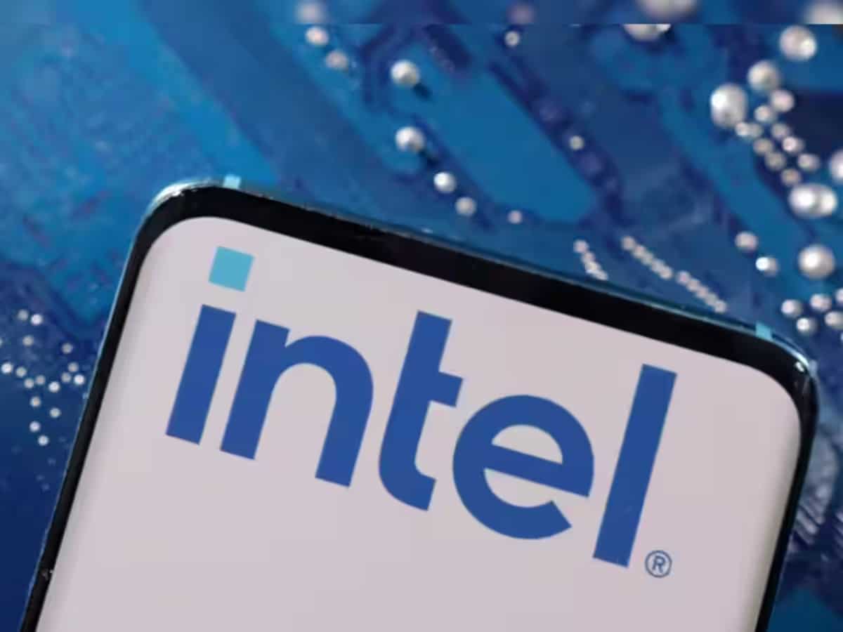 Intel Layoffs: इंटेल के कर्मचारियों के लिए बुरी खबर, कंपनी करने जा रही है छंटनी